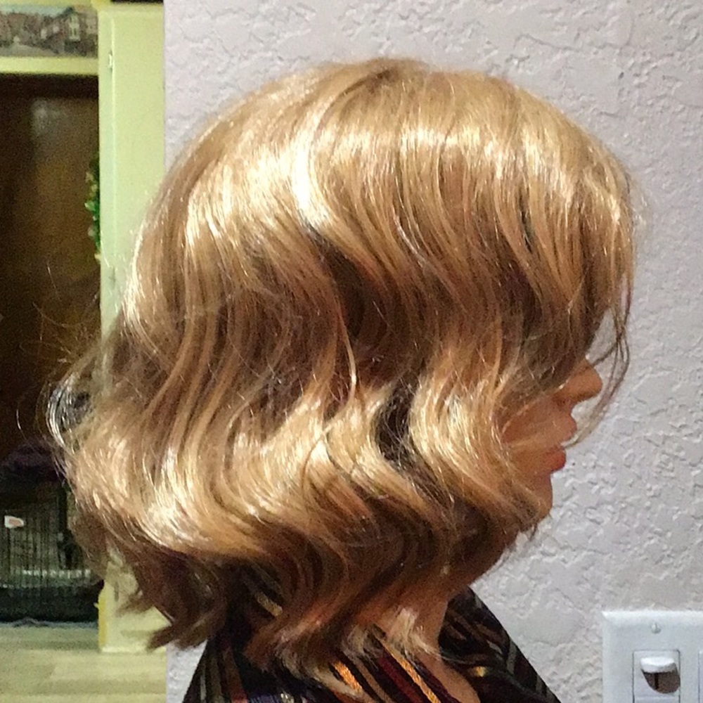 Synthetic Capless Rihanna Wig - Picture 3 of 13